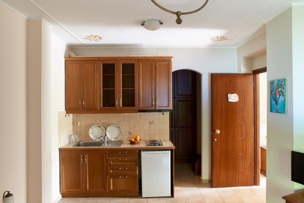 Triantafillies Guesthouse Портарія Екстер'єр фото