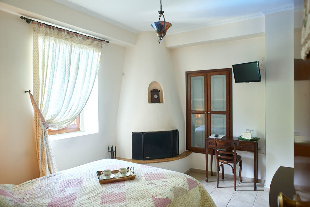 Triantafillies Guesthouse Портарія Екстер'єр фото