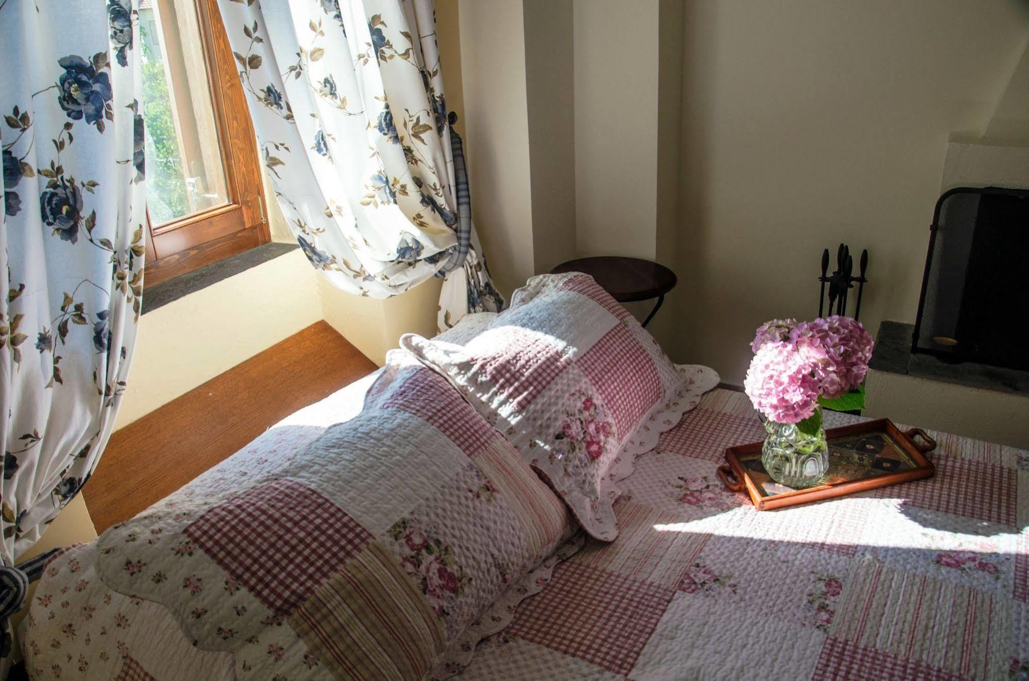 Triantafillies Guesthouse Портарія Екстер'єр фото