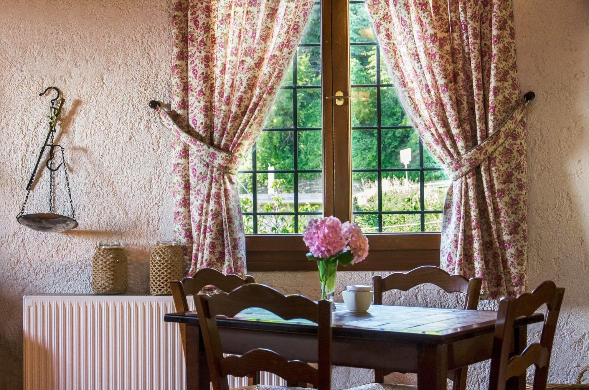 Triantafillies Guesthouse Портарія Екстер'єр фото