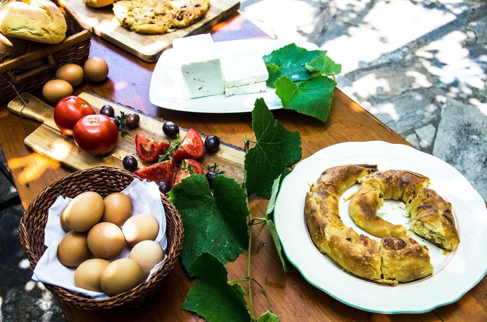 Triantafillies Guesthouse Портарія Екстер'єр фото