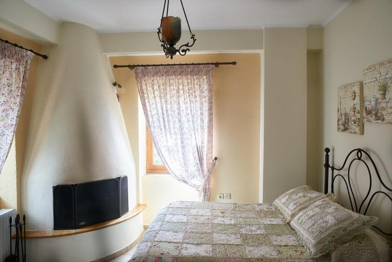 Triantafillies Guesthouse Портарія Екстер'єр фото