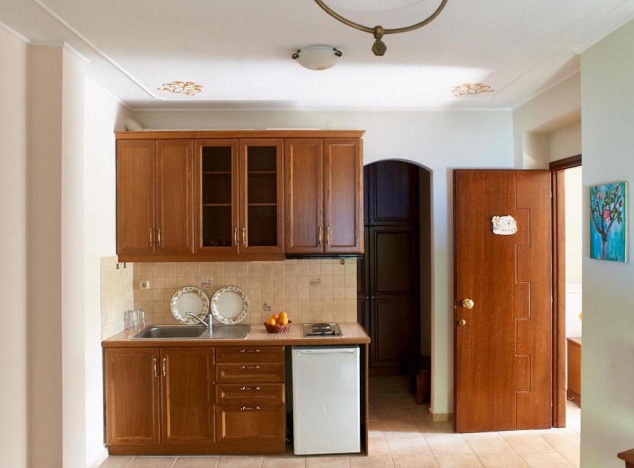 Triantafillies Guesthouse Портарія Екстер'єр фото