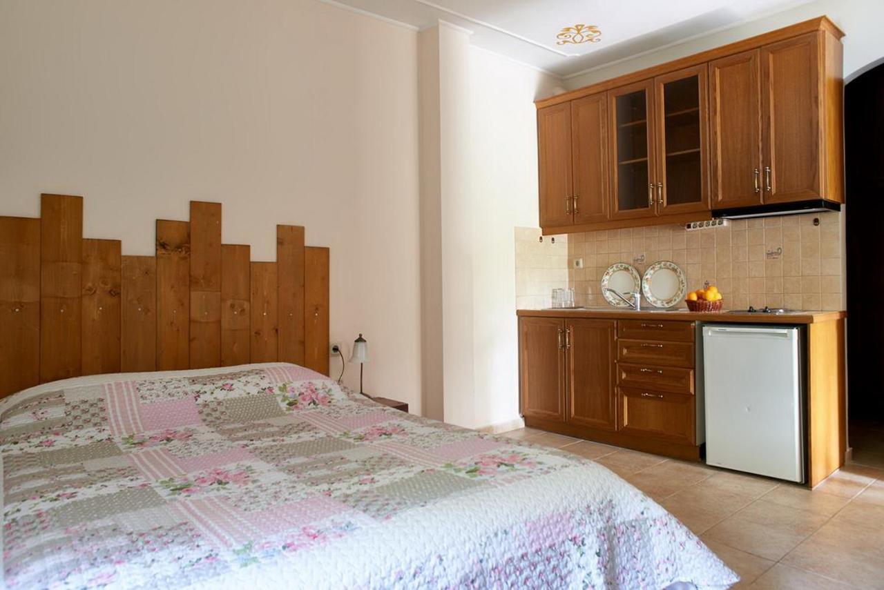 Triantafillies Guesthouse Портарія Екстер'єр фото
