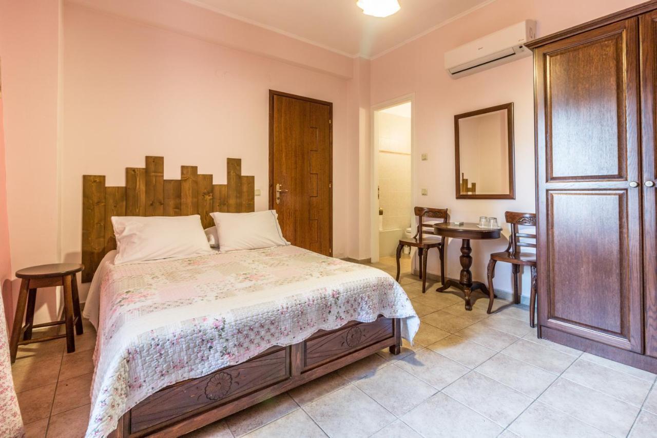 Triantafillies Guesthouse Портарія Екстер'єр фото