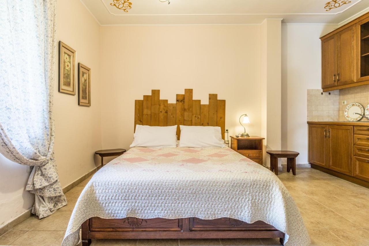 Triantafillies Guesthouse Портарія Екстер'єр фото