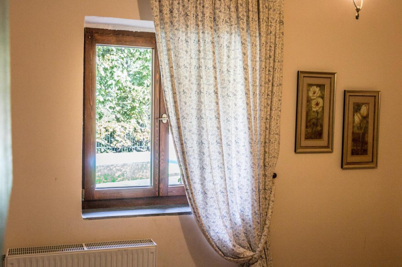 Triantafillies Guesthouse Портарія Екстер'єр фото